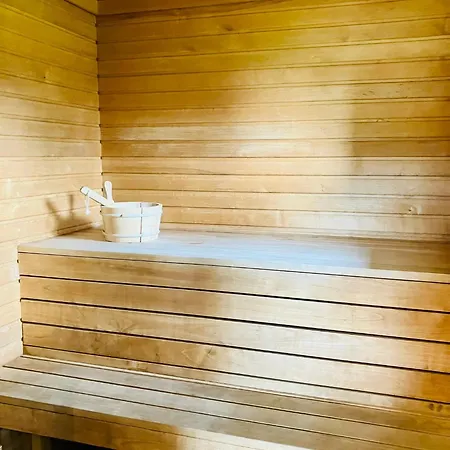 别墅 Otto Basseini Ja Saunaga Abula